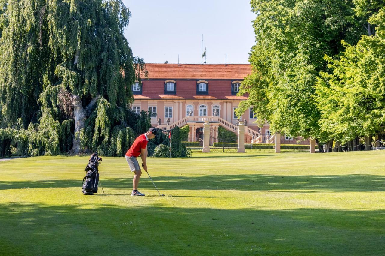 Hotel Zamek Stirin ヴェルケー・ポポヴィツェ エクステリア 写真