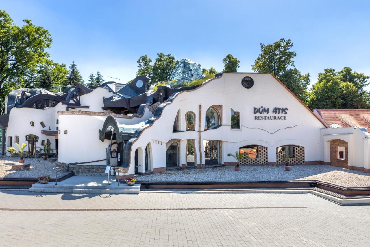 Hotel Zamek Stirin ヴェルケー・ポポヴィツェ エクステリア 写真