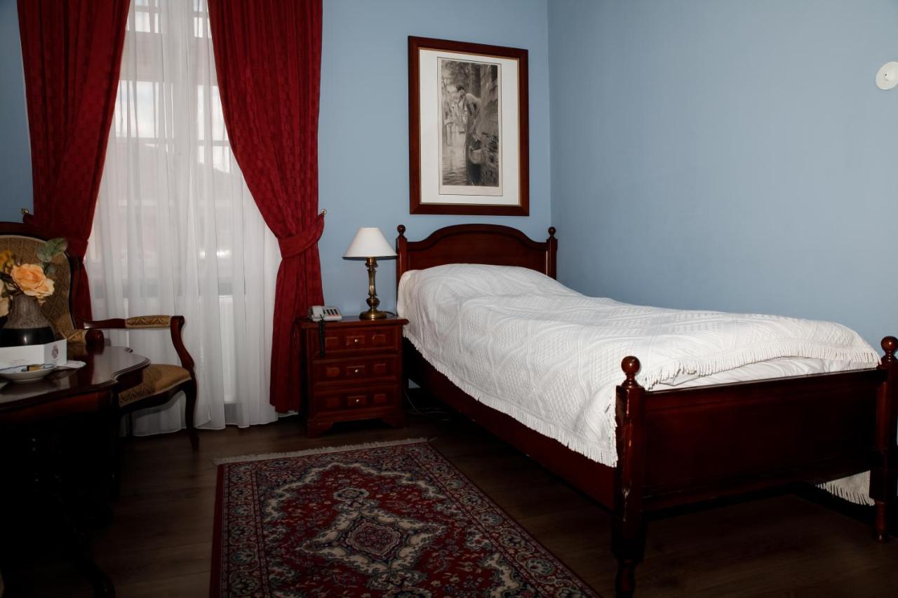Hotel Zamek Stirin ヴェルケー・ポポヴィツェ エクステリア 写真
